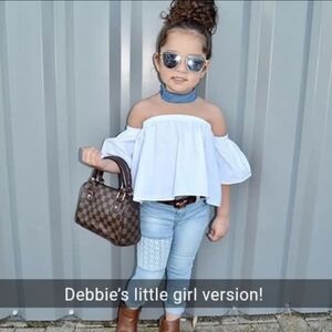 Meet your Posher, Debbie